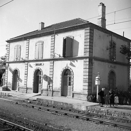 La Gare De Millas Chambres D'Hotes מראה חיצוני תמונה